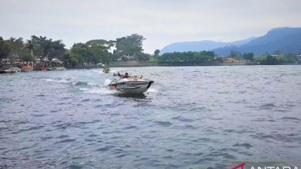 KSOP Kelas III Tanjung Pakis menyiagakan personel untuk tingkatkan **Keselamatan Pelayaran Telaga Sarangan**, Magetan. Langkah ini antisipasi lonjakan wisatawan jelang libur Lebaran 2026 dan pastikan keamanan pengunjung.