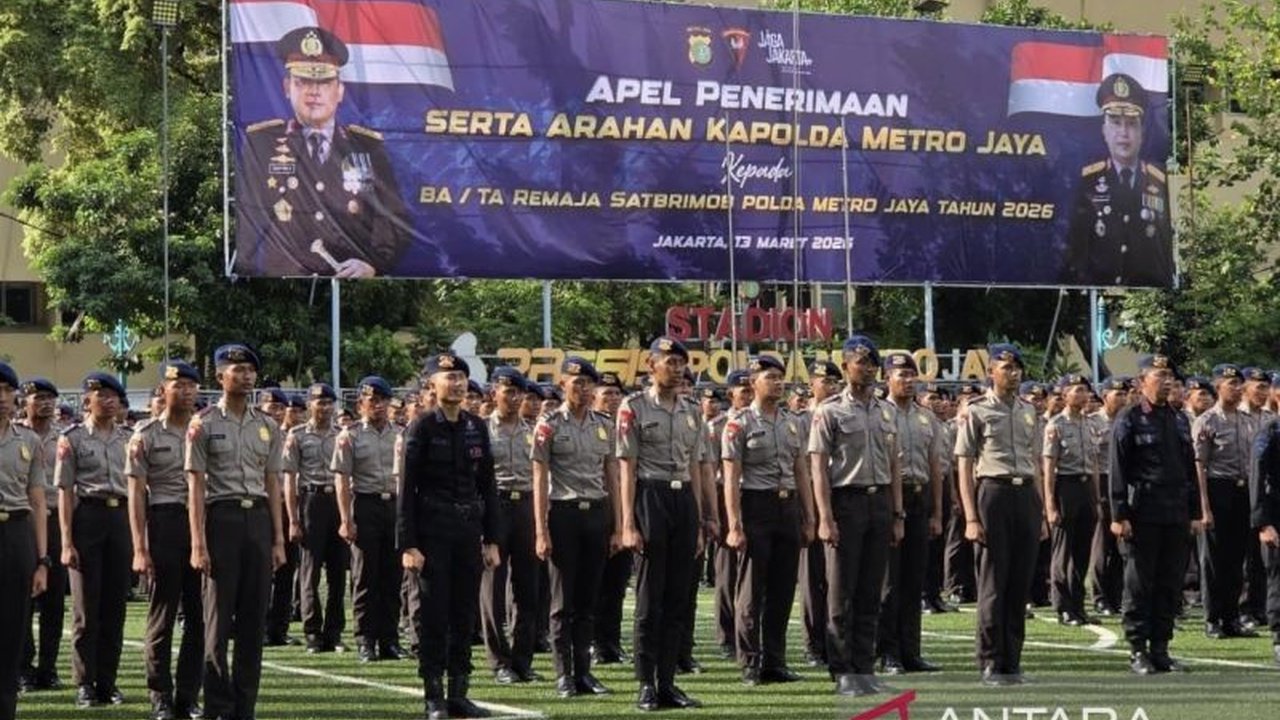 Kapolda Metro Jaya Irjen Polisi Asep Edi Suheri menekankan urgensi profesionalisme Bintara Remaja Brimob sebagai bekal utama pengabdian kepada masyarakat dan negara. Simak arahan lengkapnya!