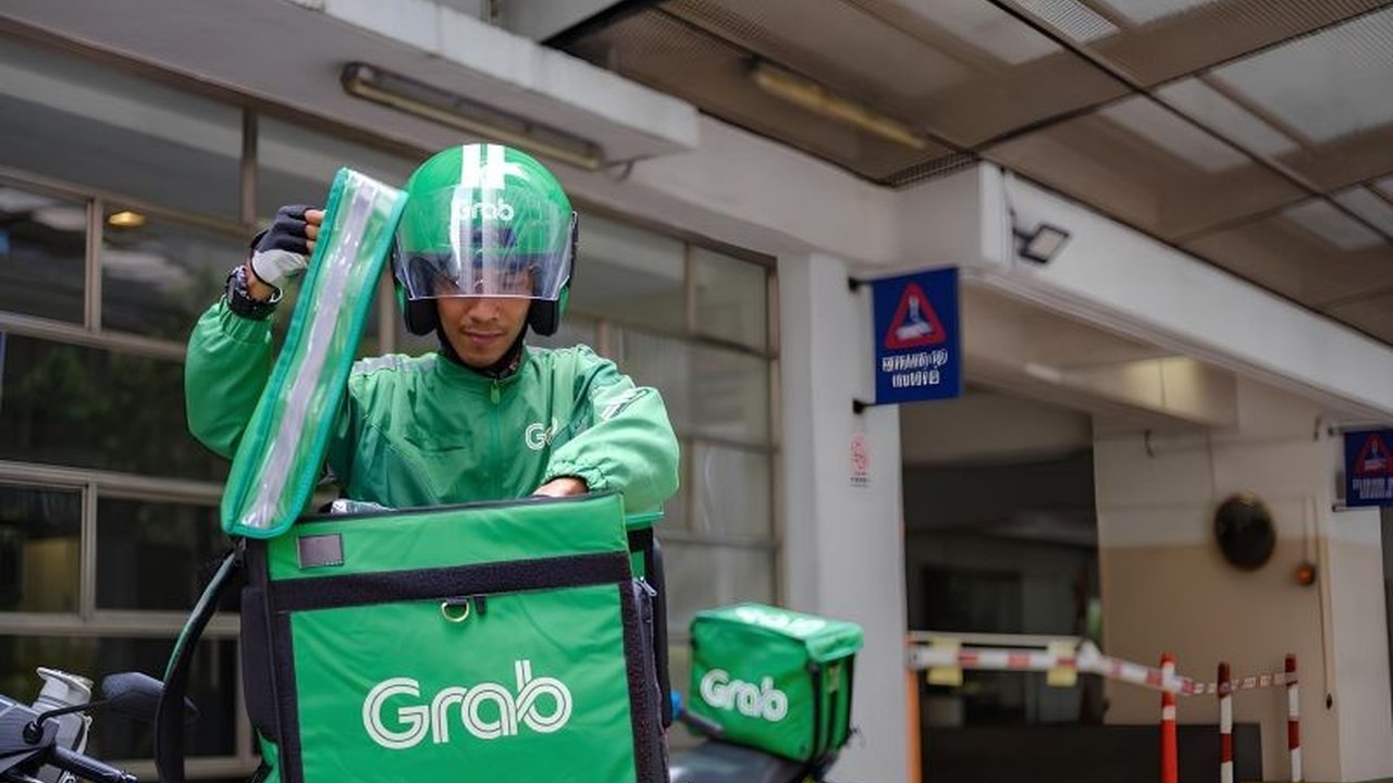 Permintaan Grab Ramadhan di wilayah Jabodetabek mengalami lonjakan signifikan hingga 35 persen selama periode Ramadhan 2026. Hal ini menyebabkan waktu tunggu lebih lama bagi pengguna, namun juga meningkatkan pendapatan mitra pengemudi.