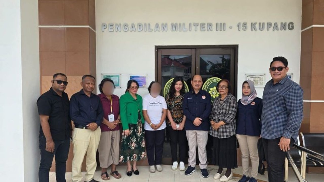 LPSK Dampingi Keluarga Prada Lucky dalam sidang banding kasus penganiayaan di Surabaya. Pendampingan ini memastikan hak-hak korban, termasuk restitusi, terpenuhi dan proses hukum berjalan aman.