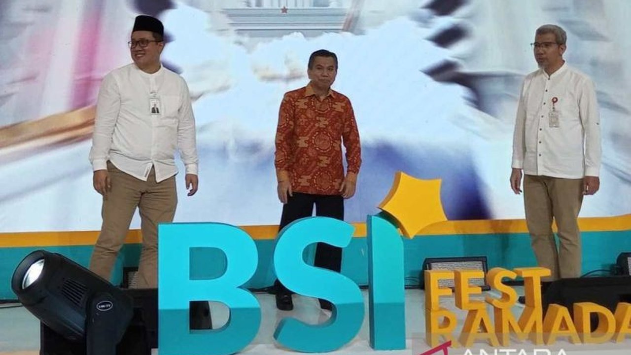 BSI Fest Ramadhan 2026 hadir di Makassar, menawarkan edukasi perencanaan haji melalui investasi emas serta beragam diskon paket umrah hingga jutaan rupiah. Jangan lewatkan kesempatan emas ini untuk perencanaan finansial dan ibadah.