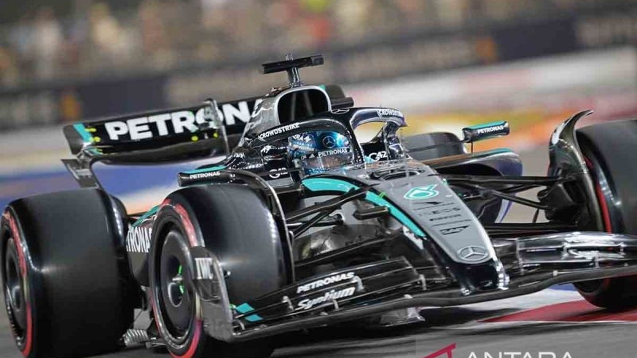 Mercedes-AMG Petronas F1 Team resmi mengumumkan duet Russell Antonelli Mercedes F1 untuk musim 2026, menepis spekulasi Max Verstappen. Siapakah mereka?