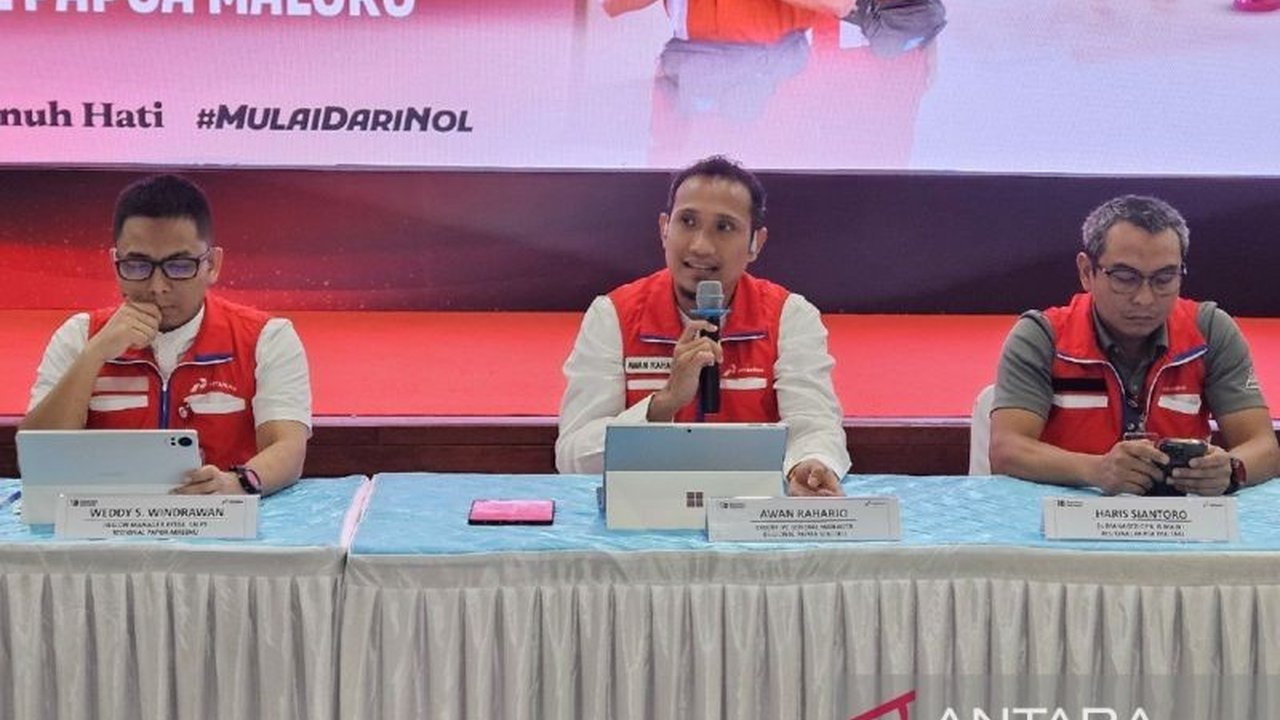 Pertamina Patra Niaga Regional Papua Maluku menyiapkan 343 SPBU di seluruh Papua untuk memastikan kelancaran distribusi energi selama Lebaran 2026. Satgas dibentuk, pasokan aman.