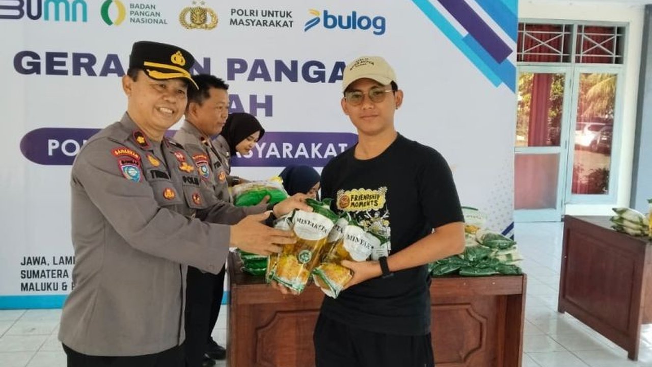 Polresta Banyumas bersama Bulog menggelar Gerakan Pangan Murah di Sumampir dan wilayah Banyumas Raya, menyediakan kebutuhan pokok dengan harga terjangkau untuk menjaga stabilitas harga menjelang Idul Fitri.