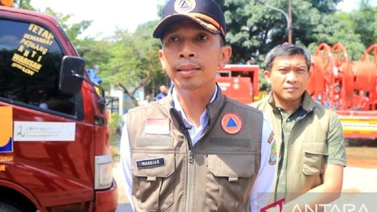 Badan Penanggulangan Bencana Daerah (BPBD) Kota Tangerang memastikan banjir di seluruh wilayah sudah surut 100 persen, termasuk titik terakhir di Garden City dan Periuk Damai. Kini, fokus utama adalah pemulihan lingkungan pascabanjir Kota Tangerang.