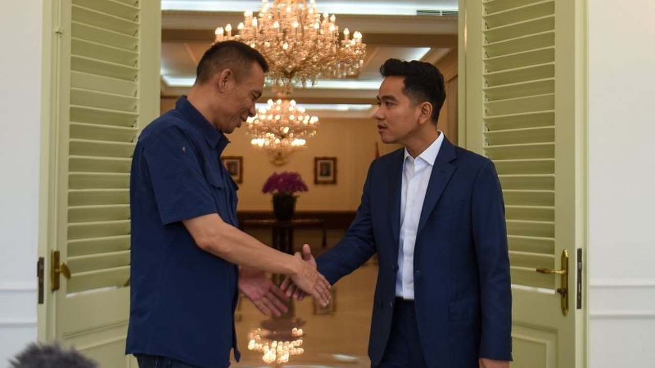 Peneliti digital forensik Rismon Sianipar secara terbuka menegaskan keaslian ijazah Jokowi-Gibran setelah melakukan kajian ulang mendalam, membantah tudingan palsu dalam buku-buku sebelumnya.