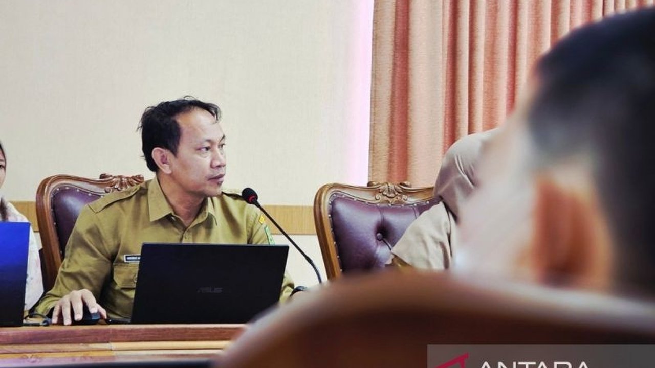Pemerintah Kabupaten Natuna serius mengatasi masalah gizi balita dan ibu hamil KEK. Melalui program PMT Pangan Lokal, asupan nutrisi ditingkatkan untuk cegah stunting dan wujudkan generasi sehat.