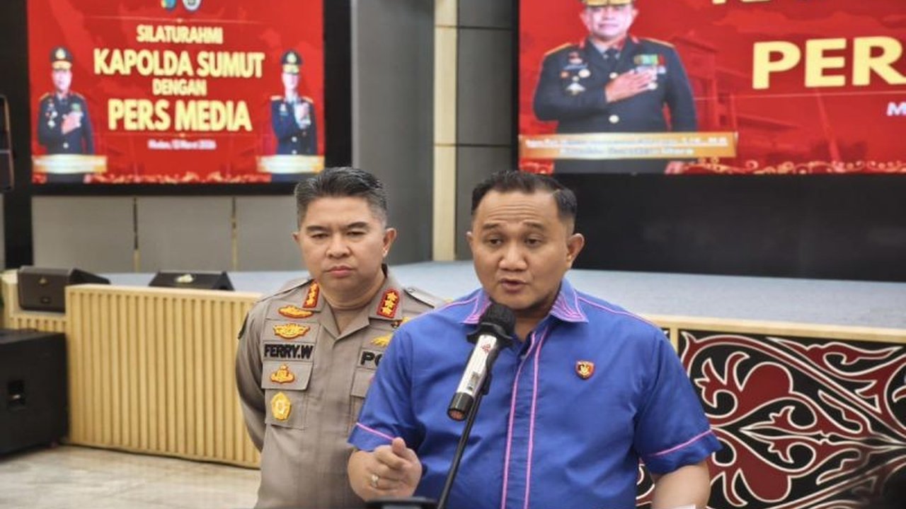 Polda Sumut berhasil mengungkap kasus penambangan emas ilegal di Tapanuli Selatan (Tapsel). Dua tersangka telah ditetapkan, termasuk operator alat berat dan mekanik, dalam operasi besar-besaran ini.
