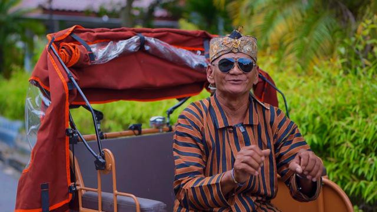 Sejak 1987, Parno (68) mengandalkan becak kayuh sebagai sumber penghidupan. Aktivitas menarik becak telah menjadi rutinitas hariannya untuk mencari nafkah.