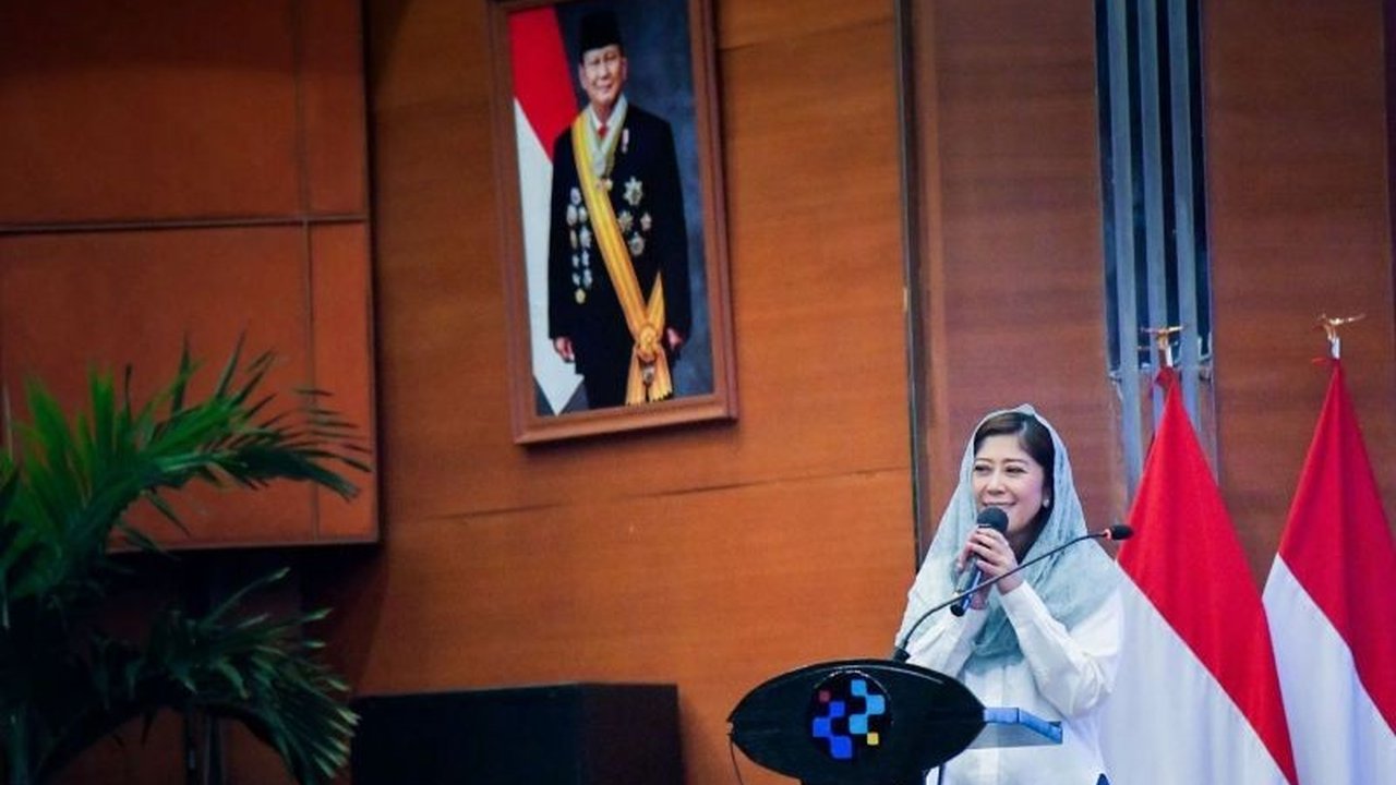 Menteri Komunikasi dan Digital mengingatkan seluruh pegawai untuk menjaga kinerja optimal selama kebijakan Work From Anywhere (WFA) menjelang Lebaran 2026, memastikan pelayanan publik tetap prima.