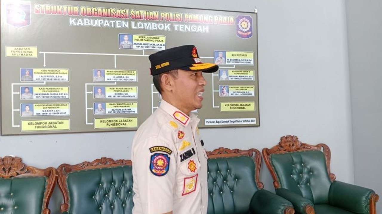 Dua warga Lombok Tengah menjalani sidang yustisi karena melanggar Perda Ketertiban Umum. Mereka didenda dan diwajibkan membongkar bangunan. Simak detail penegakan aturan ini oleh Satpol PP Lombok Tengah.