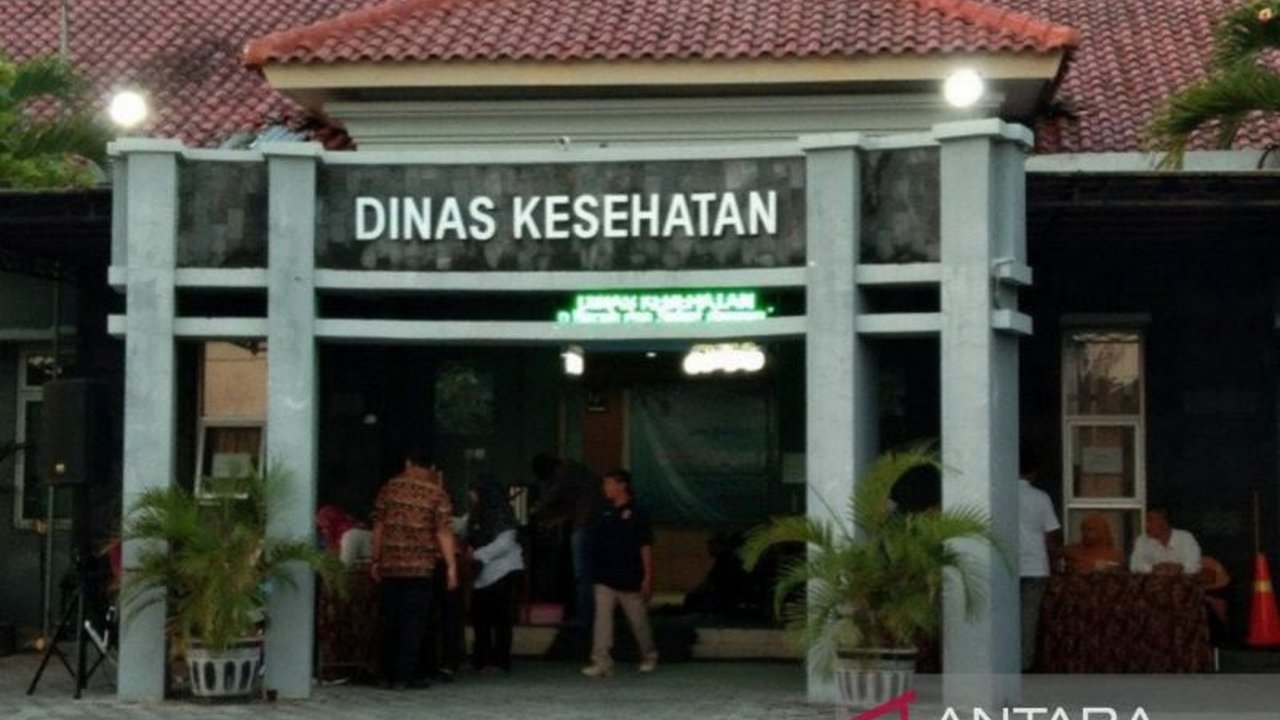 Dinas Kesehatan Kabupaten Bantul mengonfirmasi tidak ada kasus meninggal dunia akibat kasus campak, meskipun terjadi peningkatan jumlah kasus di wilayah tersebut. Waspada terhadap gejala campak dan pentingnya imunisasi untuk pencegahan.