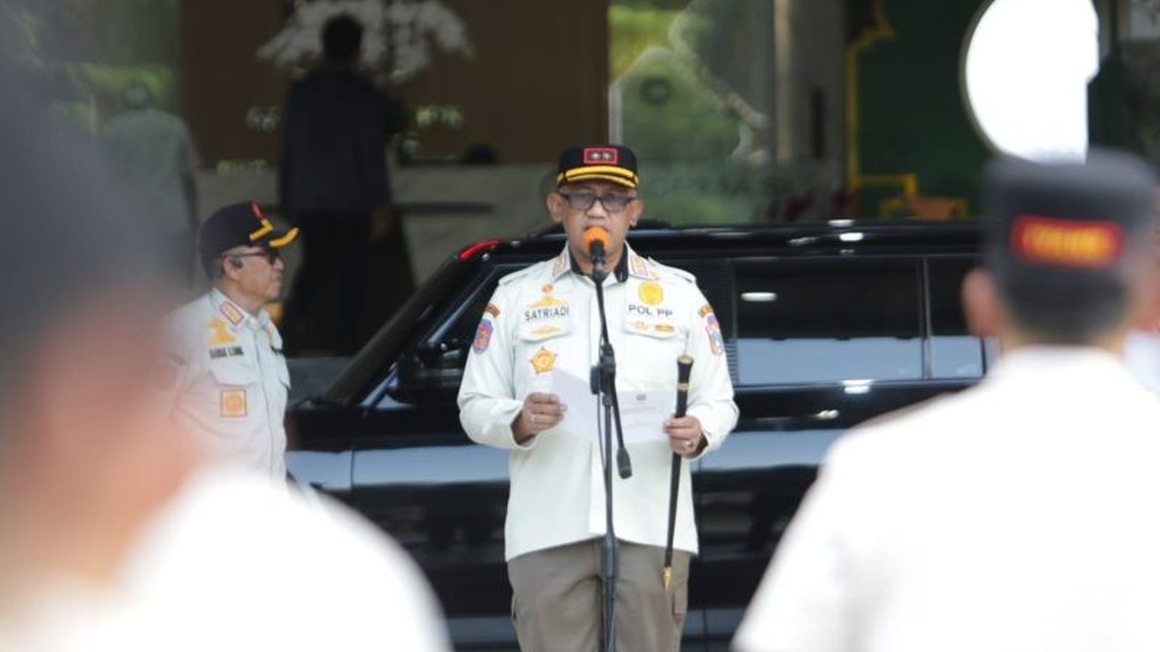 Satpol PP DKI Jakarta menindak 21 tempat usaha hiburan yang kedapatan melanggar jam operasional selama Ramadhan. Simak detail pelanggaran jam operasional hiburan Jakarta dan sanksi yang menanti.