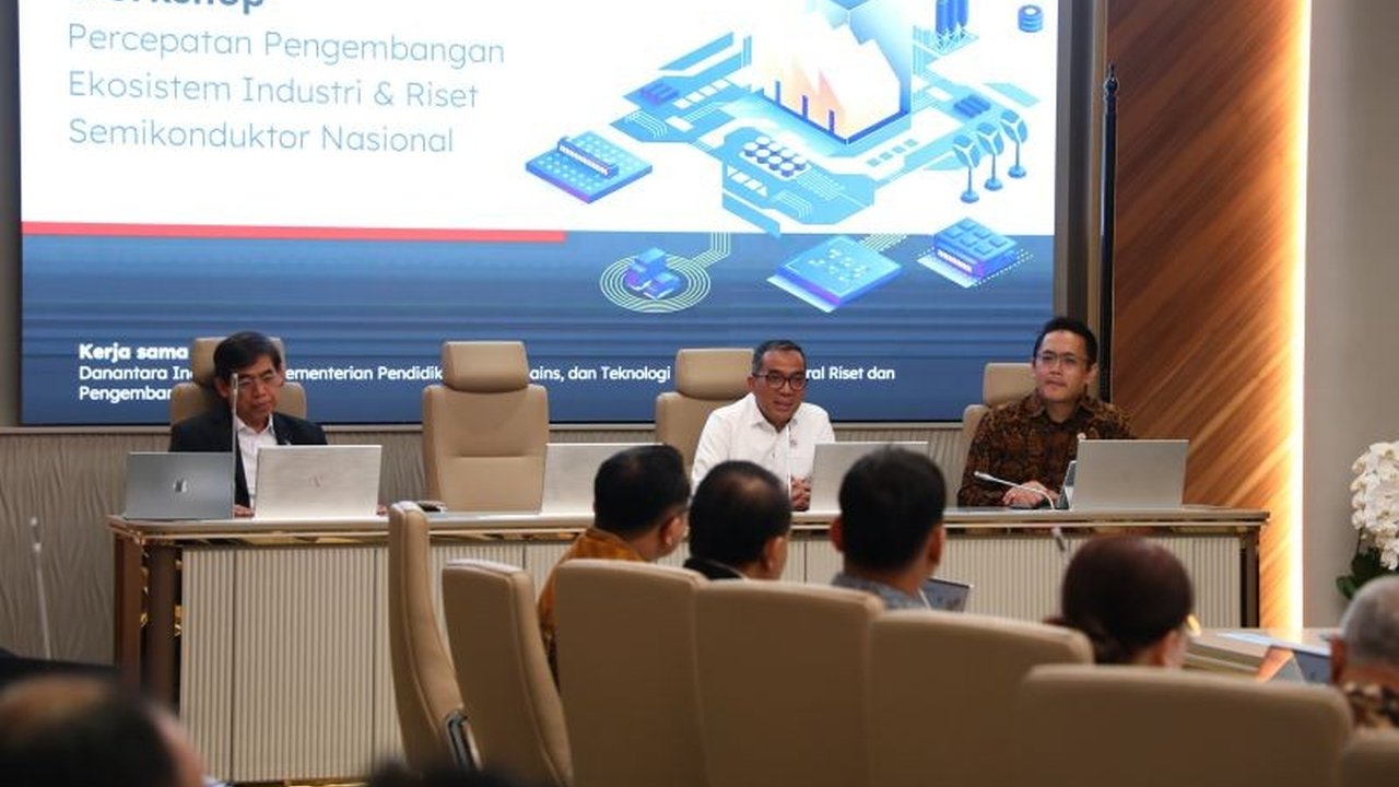 Badan Pengelola Investasi Daya Anagata Nusantara (Danantara) bersama Kementerian Pendidikan Tinggi, Sains, dan Teknologi (Kemdiktisaintek) bersinergi memperkuat fondasi riset dan ekosistem semikonduktor nasional dari hulu hingga hilir, membuka peluang bes