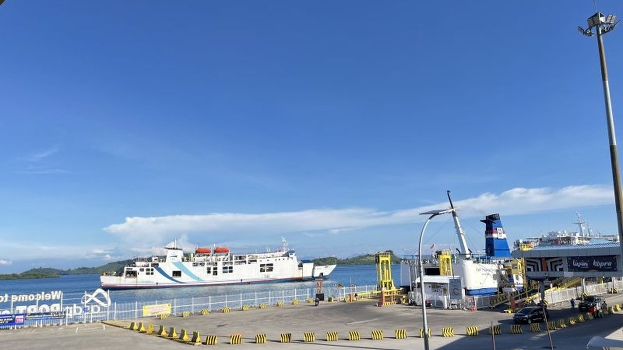 Menjelang arus mudik Lebaran 2026, PT ASDP Indonesia Ferry (Persero) Cabang Utama Bakauheni meningkatkan standar keselamatan pelayaran di Selat Sunda untuk menghadapi cuaca ekstrem.