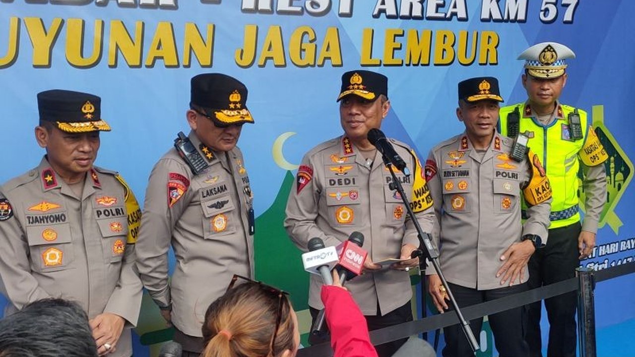 Polda Jawa Barat mengerahkan 26 ribu personel untuk mengamankan dan melayani pemudik Lebaran 2026, memastikan kelancaran arus lalu lintas serta keamanan di berbagai titik krusial.