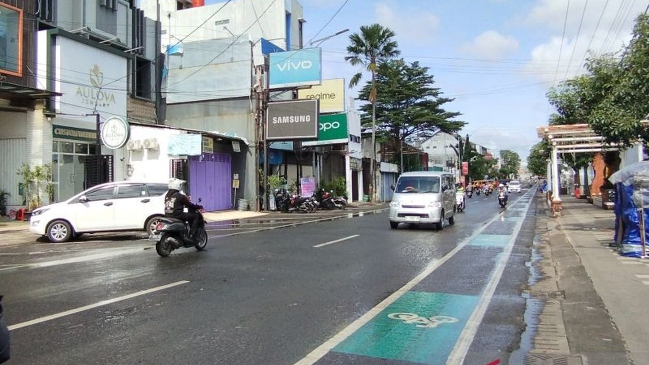 Pemerintah Kabupaten Kudus berupaya keras memastikan semua akses Jalan Raya Kudus Nihil Lubang jelang Lebaran, dengan perbaikan intensif dilakukan untuk kenyamanan pemudik dan target zero lubang pada tahun 2026.