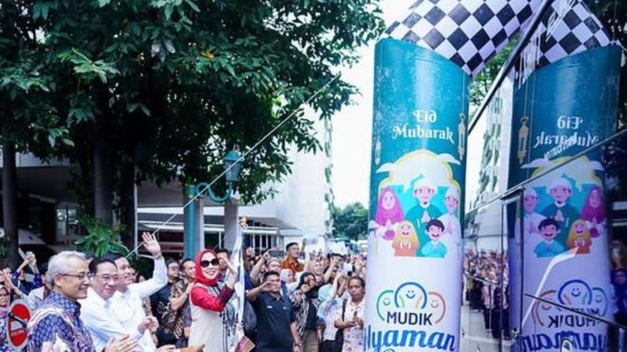 Kementerian Kesehatan kembali menggelar program Mudik Bersama Kemenkes 2026, memberangkatkan 1.126 pegawai dengan 26 bus. Simak detail persiapan dan rute lengkapnya yang mengutamakan keamanan dan kesehatan.