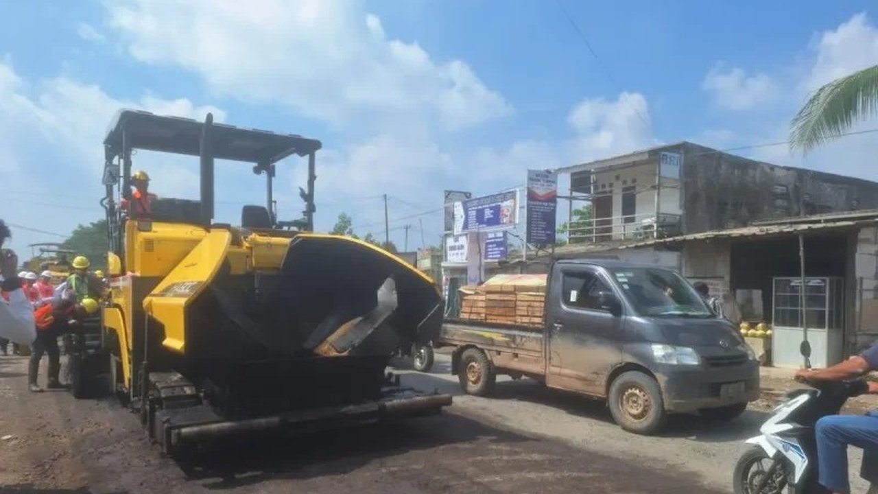 Balai Besar Pelaksanaan Jalan Nasional Sumatera Selatan (BBPJN Sumsel) telah merampungkan perbaikan jalan nasional menjelang Lebaran 2026, memastikan jalur mudik bebas lubang dan aman dilalui.
