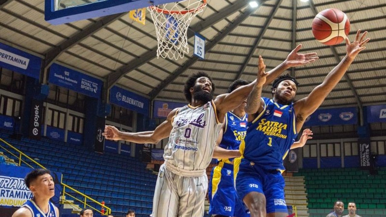 Tangerang Hawks kembali menelan kekalahan di IBL setelah takluk dari Satria Muda Pertamina Bandung, menyoroti konsistensi permainan yang masih menjadi pekerjaan rumah utama bagi tim.