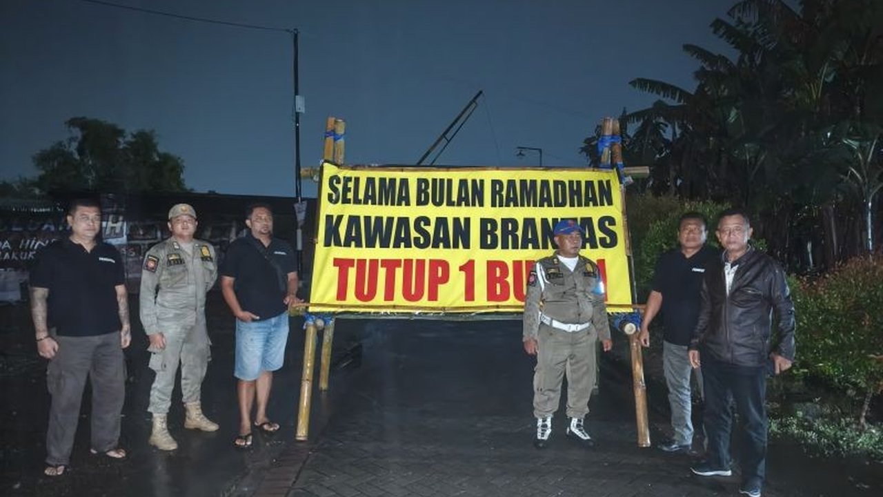 Satuan Polisi Pamong Praja (Satpol PP) Kabupaten Tulungagung melakukan inspeksi mendadak (sidak) ke sejumlah warung kopi berkaraoke yang diduga tetap beroperasi secara tertutup selama bulan suci Ramadhan 1447 H, menindaklanjuti laporan masyarakat dan mene
