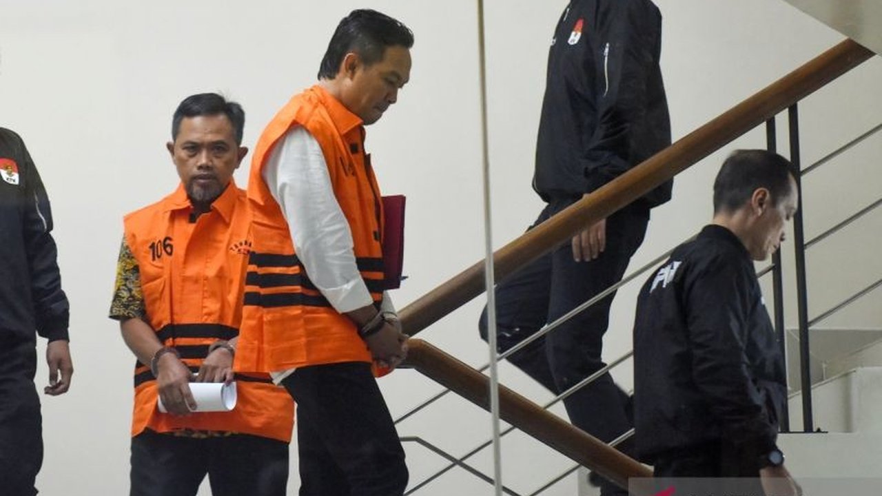 Komisi Pemberantasan Korupsi (KPK) membongkar praktik pemerasan yang dilakukan Bupati Cilacap Syamsul Auliya Rachman, yang menargetkan Rp750 juta namun hanya berhasil mengumpulkan Rp610 juta dari Satuan Kerja Perangkat Daerah (SKPD) untuk Tunjangan Hari R