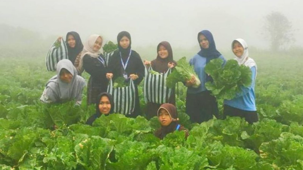 Kampung Susu Lawu Magetan mengembangkan paket wisata 
