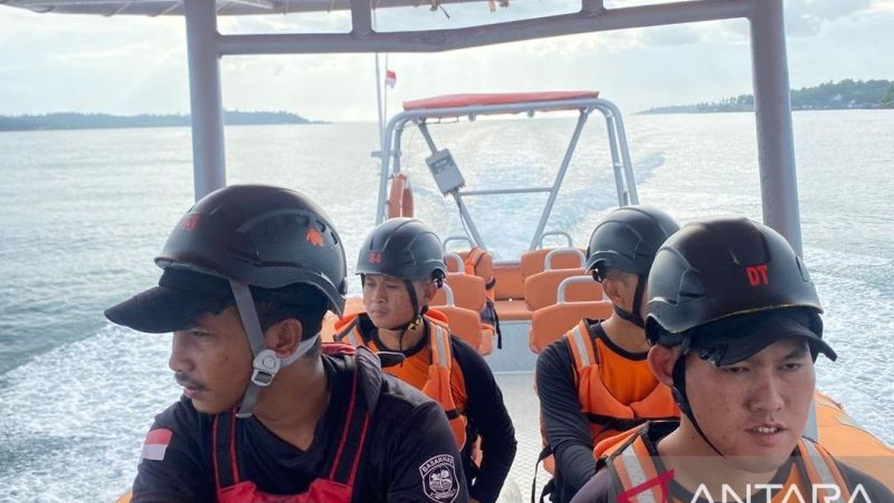Kantor SAR Tanjungpinang terus melakukan pencarian terhadap seorang nelayan berusia 65 tahun yang dilaporkan hilang kontak di perairan Lingga, Kepulauan Riau, sejak Jumat lalu, setelah perahunya ditemukan kosong.