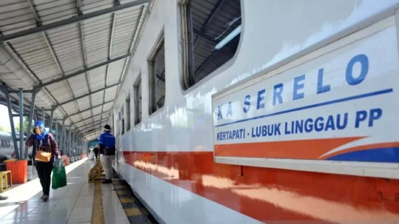 PT KAI Palembang mencatat lonjakan signifikan penumpang di awal masa Angkutan Lebaran 2026, dengan belasan ribu orang telah terlayani dan sebagian tiket terjual habis, menunjukkan antusiasme tinggi masyarakat.