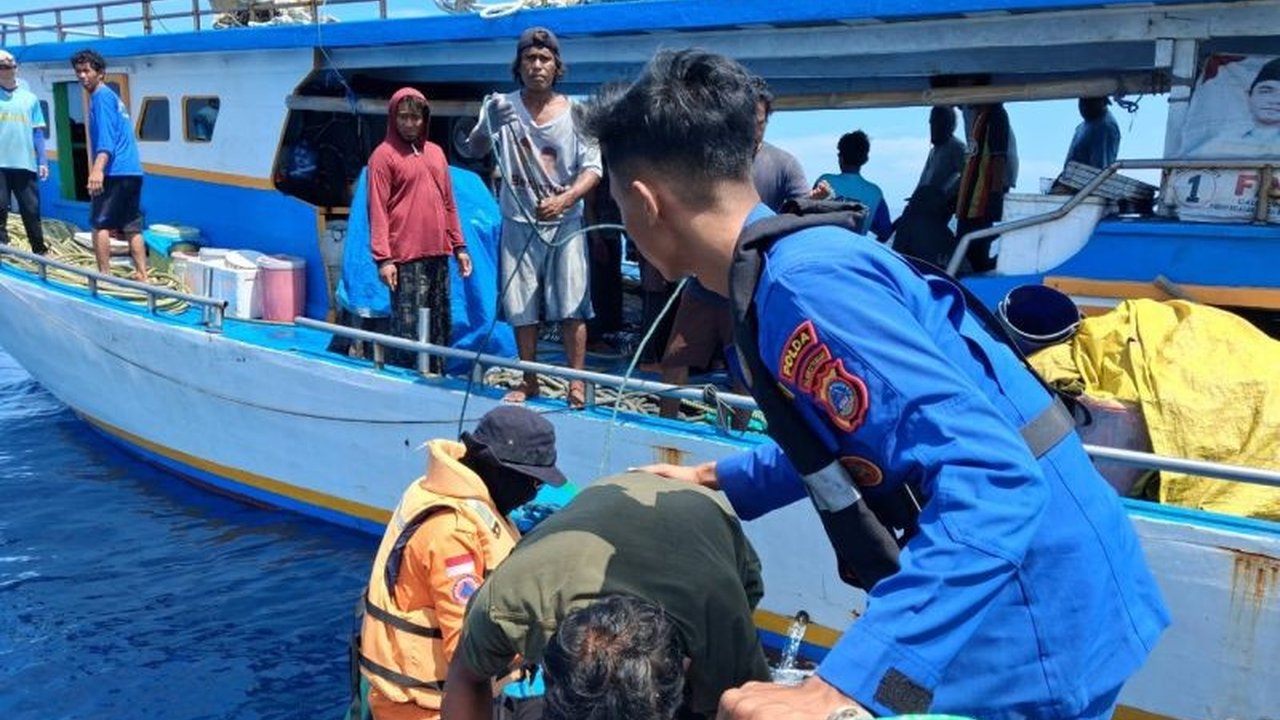 Operasi SAR gabungan berhasil menemukan dua Nelayan Hilang Parigi Moutong yang sempat terombang-ambing di laut selama beberapa hari, salah satunya alami luka gigitan hiu.