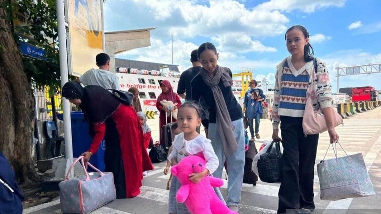 Ikatan Dokter Anak Indonesia (IDAI) soroti pentingnya persiapan mudik bersama anak, mulai dari kelengkapan vaksinasi hingga keselamatan perjalanan, demi liburan aman dan nyaman.
