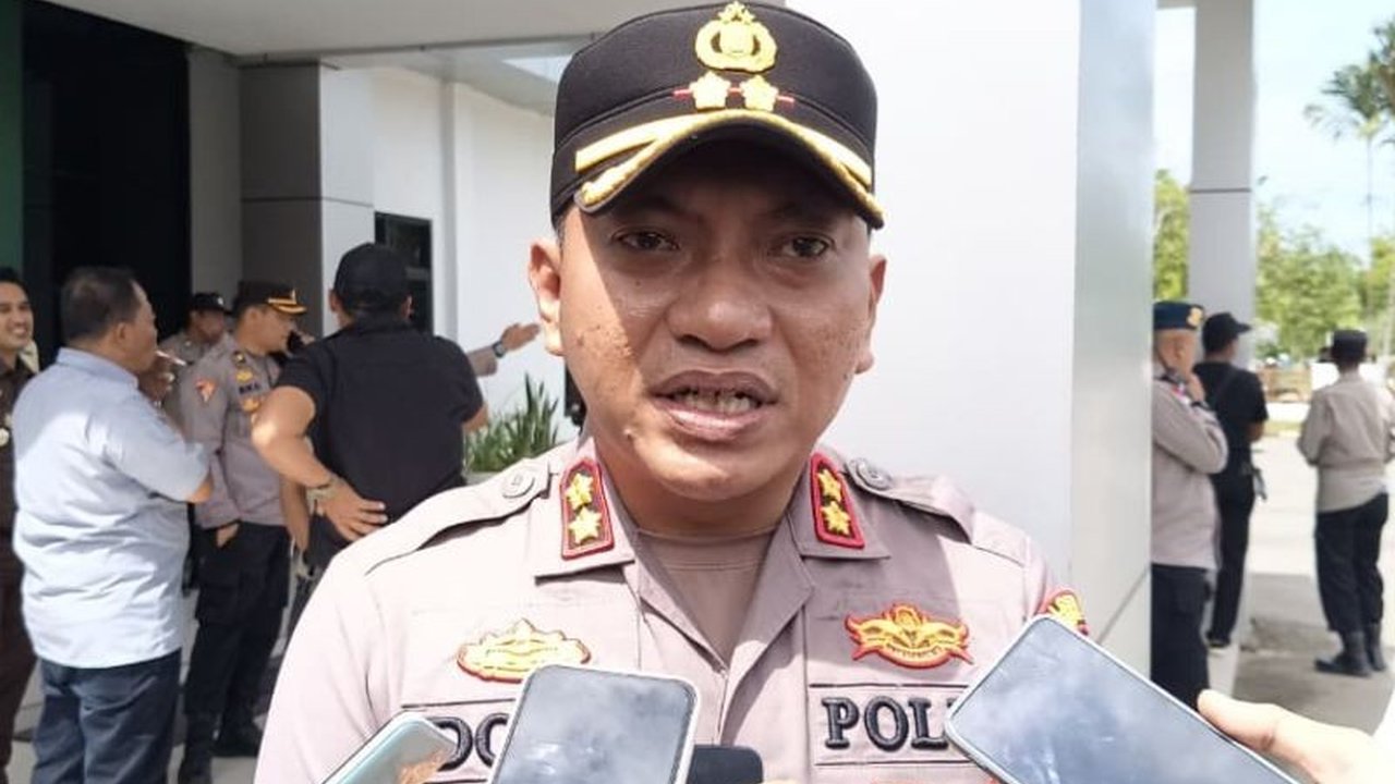 Polres Singkawang meningkatkan kewaspadaan dan pengawasan di berbagai titik strategis untuk antisipasi penimbunan BBM menjelang Operasi Ketupat Kapuas 2026 dan perayaan Idulfitri, demi menjaga stabilitas pasokan dan kamtibmas.