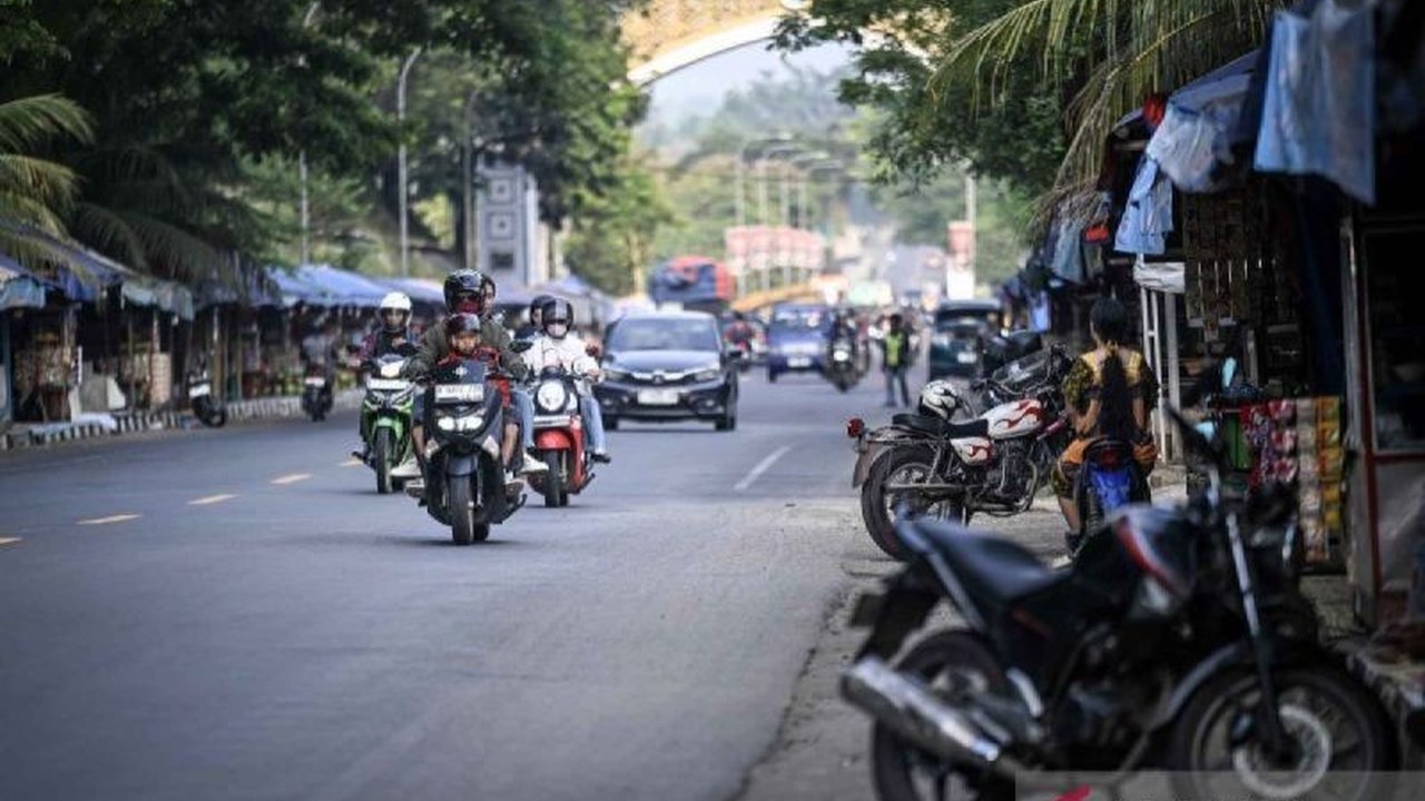 Astra International kembali hadir dengan program Astra Siaga Lebaran 2026, menyiagakan 1.692 teknisi di berbagai titik jalur mudik nasional. Simak layanan lengkapnya untuk perjalanan aman dan nyaman!