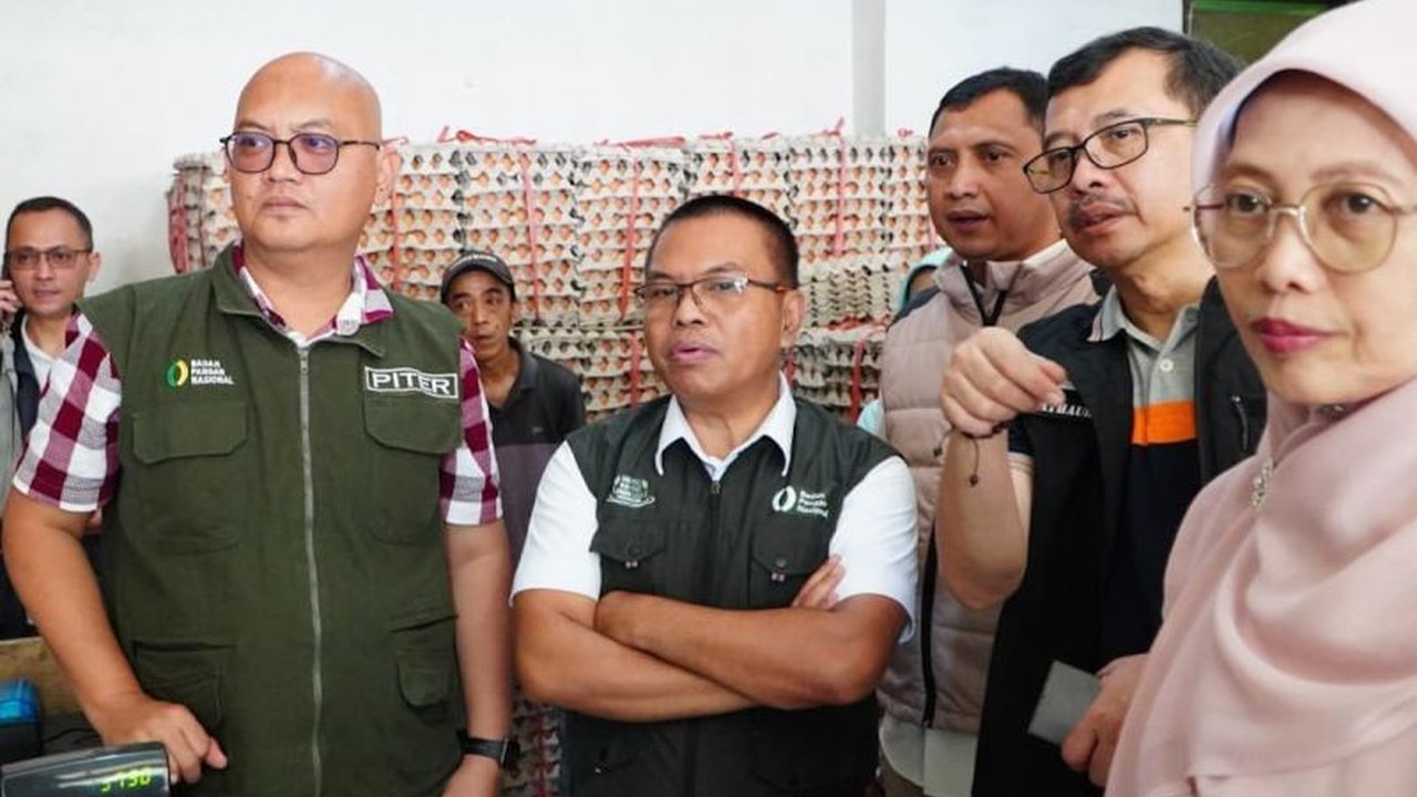 Badan Pangan Nasional (Bapanas) bersama Satgas Pangan Jawa Barat bergerak cepat menelusuri rantai pasok telur ayam di Bandung guna meredam fluktuasi harga telur ayam yang melampaui Harga Acuan Penjualan (HAP), memastikan stabilitas harga jelang Idulfitri.