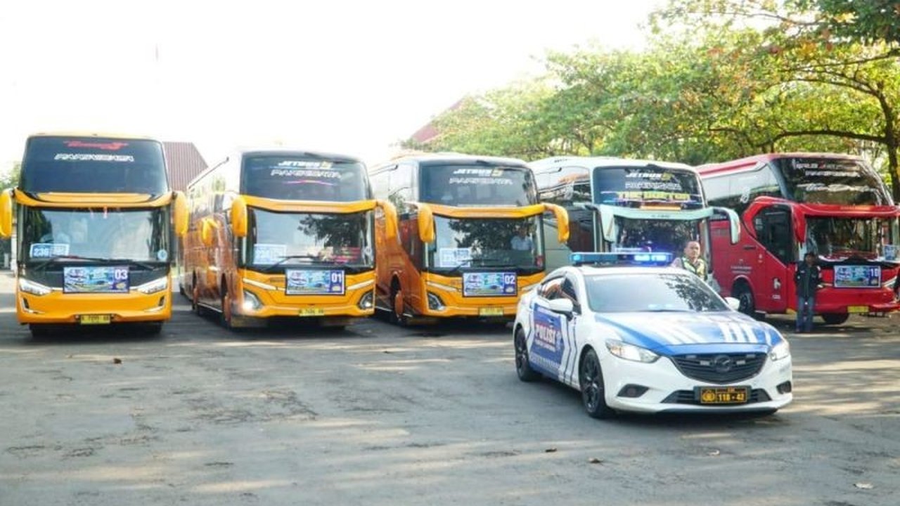 Pemerintah Kabupaten Pati sukses memberangkatkan 16 bus program Mudik Gratis Pati ke Jakarta, memberikan kemudahan bagi warga perantau untuk merayakan Idul Fitri 2026 bersama keluarga di kampung halaman.
