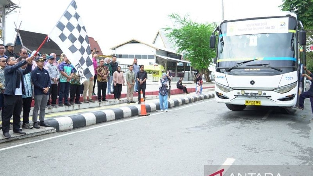 Pemerintah Kota Banjarmasin sukses memberangkatkan ratusan warganya dalam program Mudik Gratis menjelang Idul Fitri 1447 H/2026 M, bertujuan meringankan beban biaya perjalanan dan memastikan mudik aman dan terorganisir.