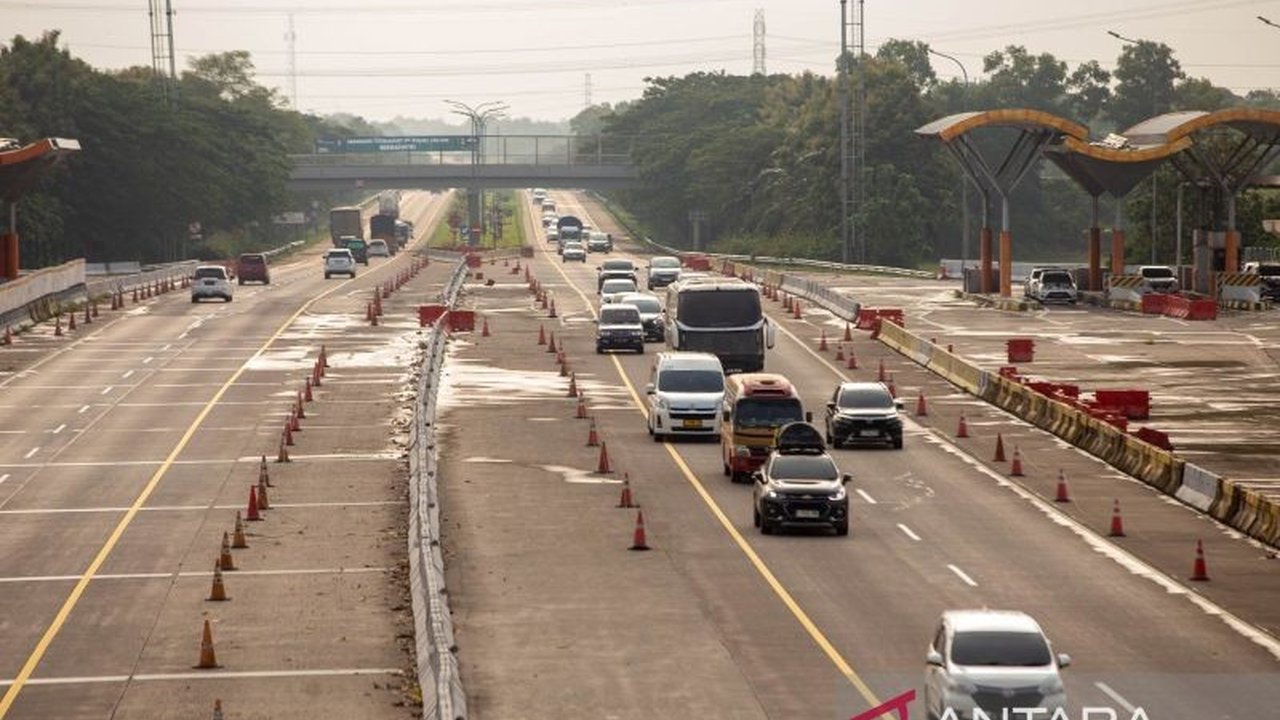 Satlantas Polresta Cirebon memprediksi puncak arus mudik Lebaran di Tol Cipali terjadi 17 Maret 2026. Berbagai rekayasa lalu lintas disiapkan guna mengurai kepadatan, termasuk potensi penerapan sistem satu arah.