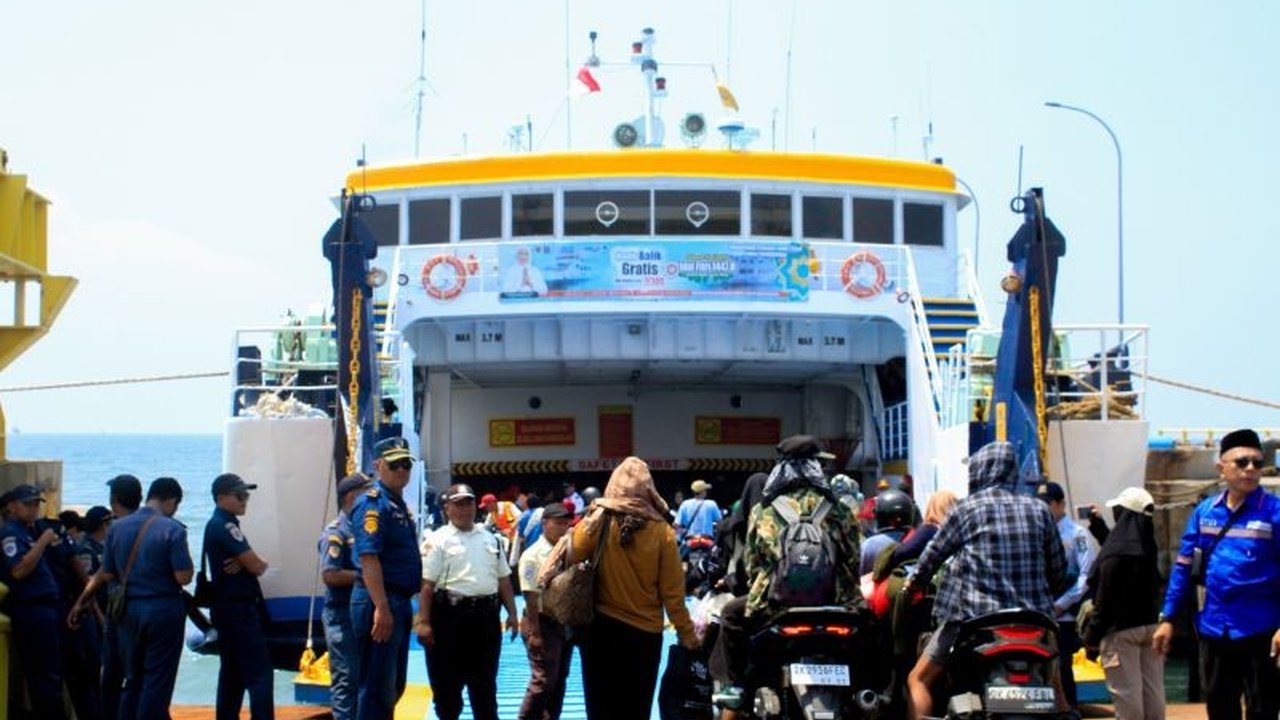 Otoritas Pelabuhan Jangkar Situbondo melakukan optimasi pelayaran Situbondo-Madura dengan menambah trip kapal feri untuk mengurai kepadatan arus mudik Lebaran 2026.