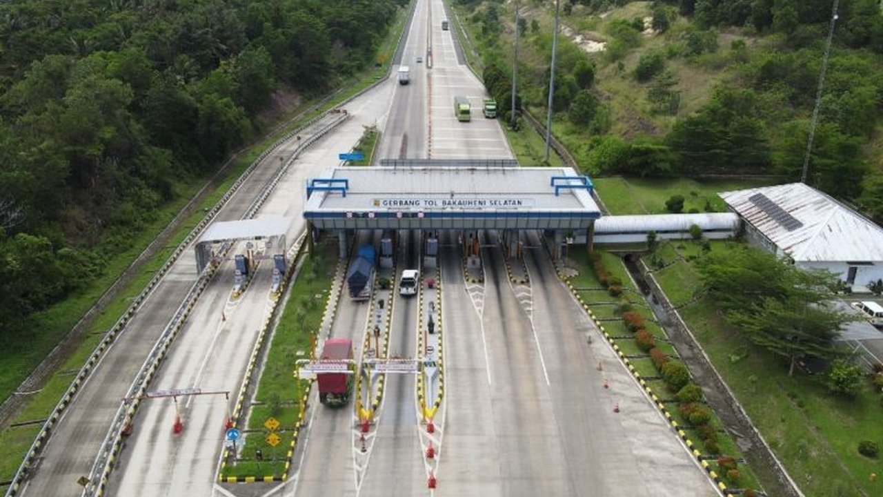 PT Hakaaston (HKA) memastikan layanan optimal Tol Trans Sumatera untuk kelancaran mudik Lebaran 2026, dengan proyeksi lonjakan lalu lintas signifikan. Apa saja persiapannya?