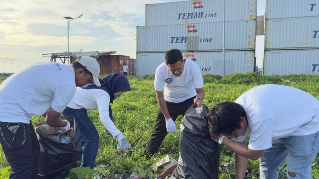 PLN UIW MMU bersama Pemkab Halmahera Utara meluncurkan Gerakan ASRI PLN Halut, sebuah inisiatif peduli lingkungan untuk menjaga kebersihan pesisir dan laut. Simak detail aksinya!