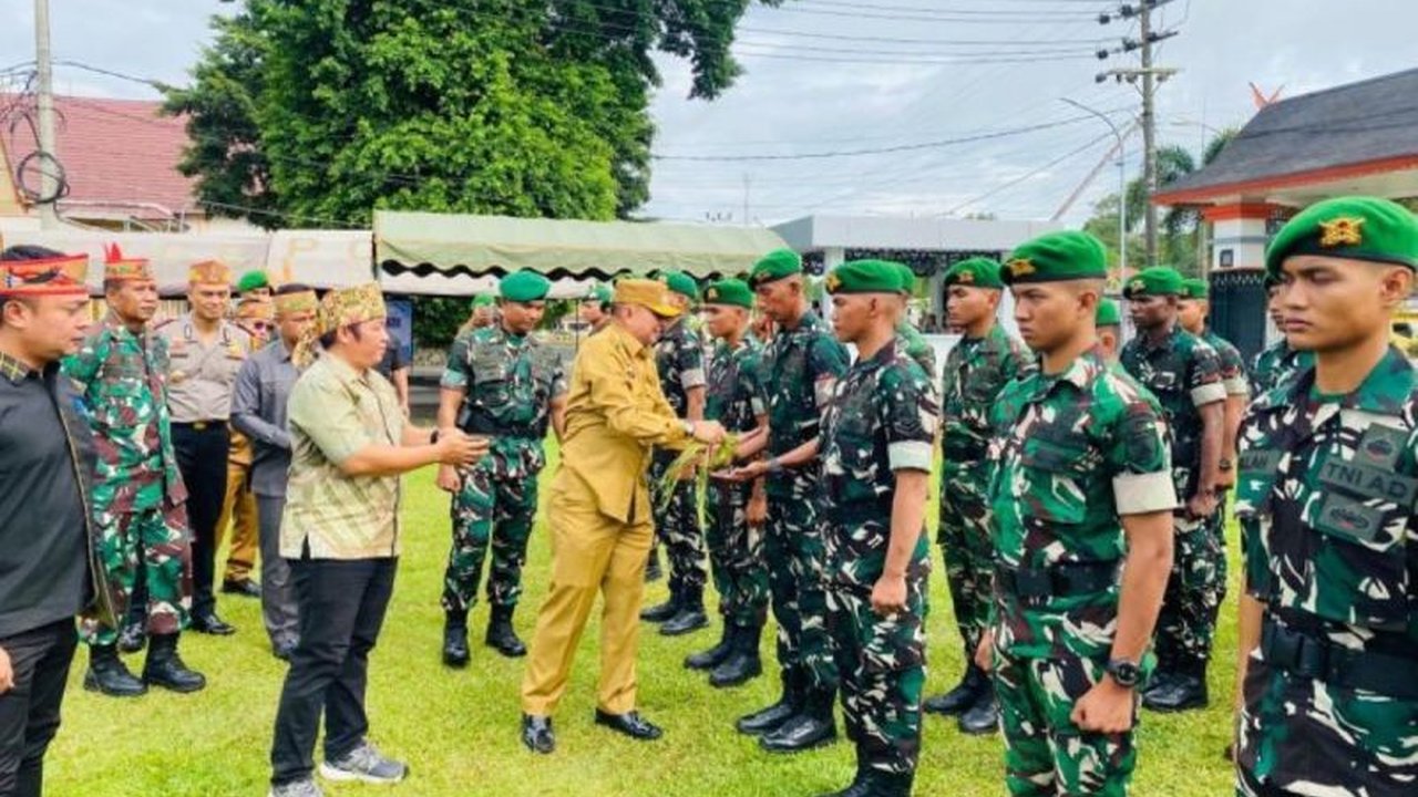 Yonif TP Barito Timur menegaskan komitmennya untuk berkontribusi aktif dalam pembangunan daerah. Kehadiran prajurit diharapkan membawa manfaat besar bagi masyarakat dan kemajuan wilayah.