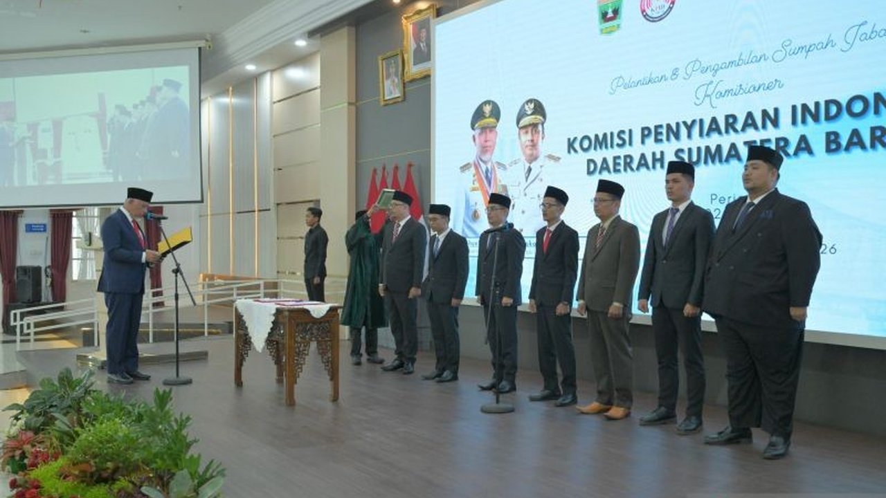 Gubernur Sumbar Mahyeldi usulkan perluasan regulasi pengawasan penyiaran agar menjangkau konten media sosial, penting untuk adaptasi teknologi digital dan menjaga kualitas informasi.