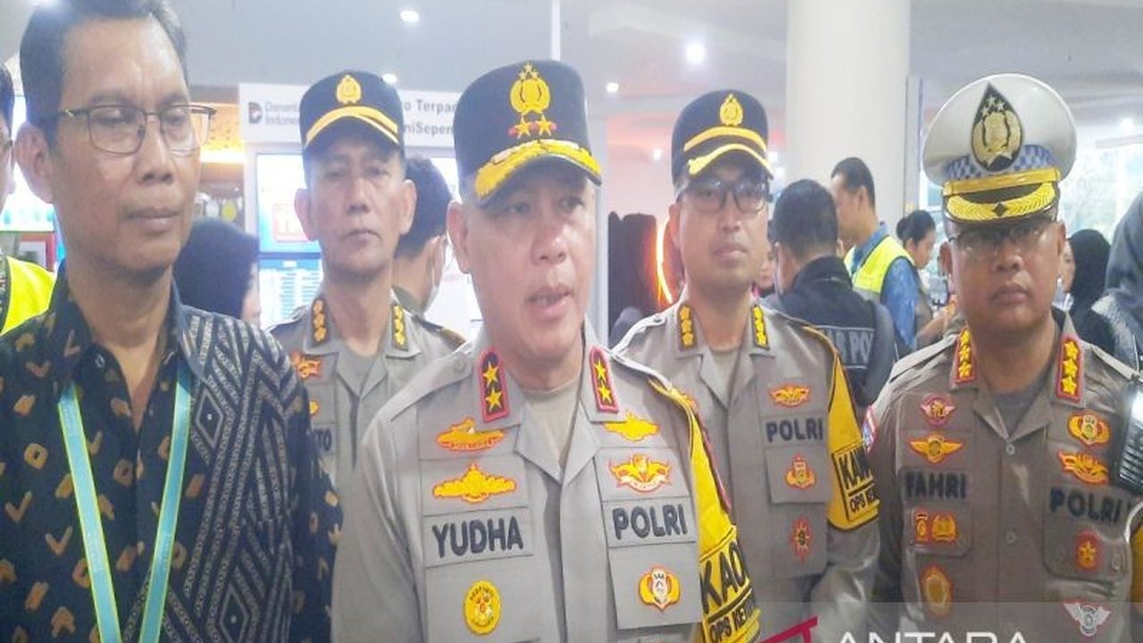 Polda Kalsel dan jajaran kembali membuka layanan penitipan kendaraan pemudik secara gratis, menjamin keamanan aset warga yang ditinggal mudik Lebaran 2026.