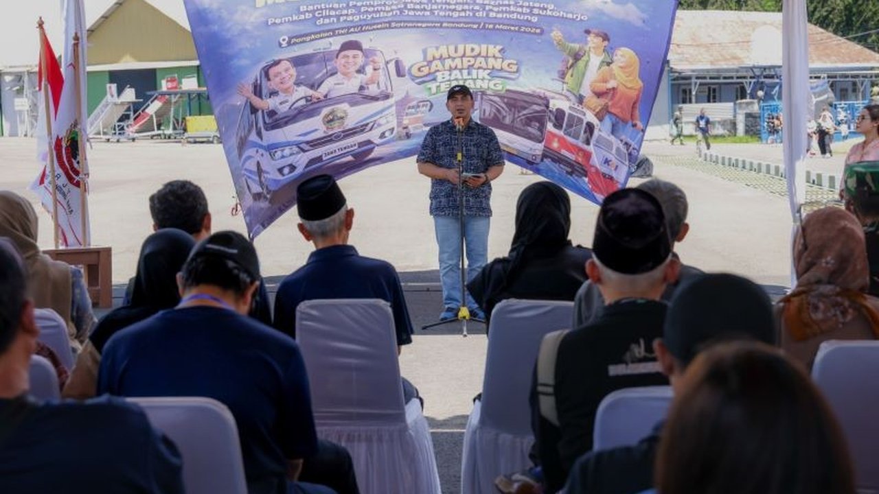 Wakil Gubernur Jawa Tengah melepas 1.142 pemudik program Mudik Gratis Jateng 2026 dari Bandung, menekankan keselamatan dan layanan prima hingga tujuan. Simak detail seleksi ketatnya yang memprioritaskan masyarakat ekonomi lemah.