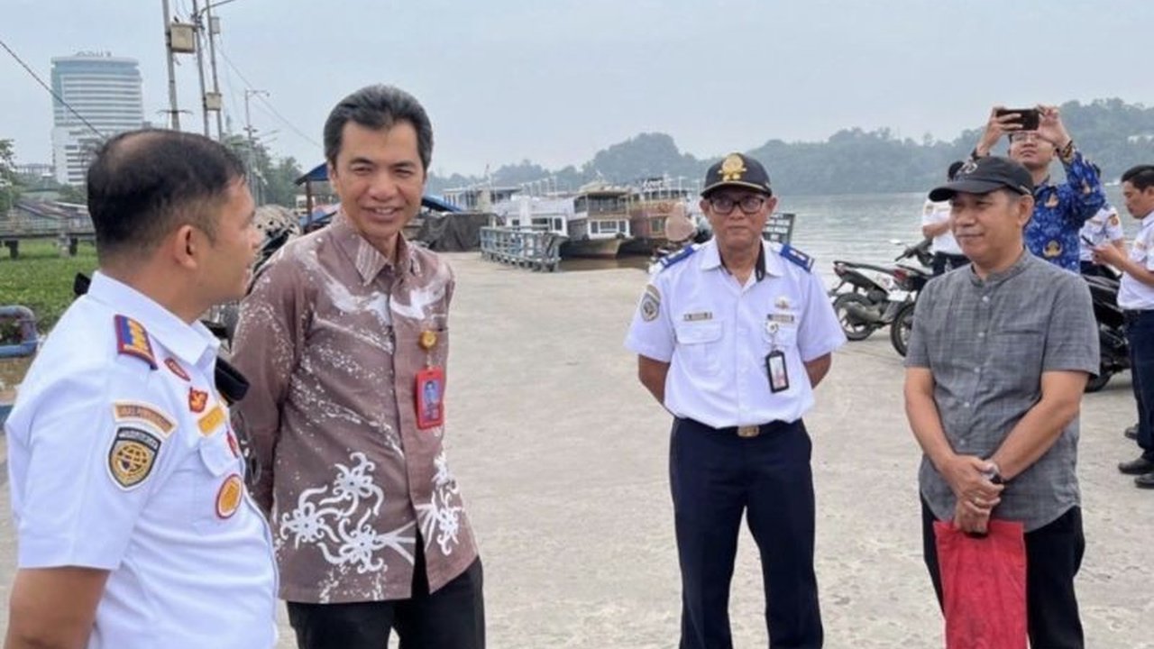 Dinas Perhubungan Kaltim gencar melakukan pemeriksaan kapal Sungai Mahakam untuk memastikan kelaikan dan keselamatan angkutan sungai jelang mudik Lebaran 1447 Hijriah, demi kenyamanan penumpang.