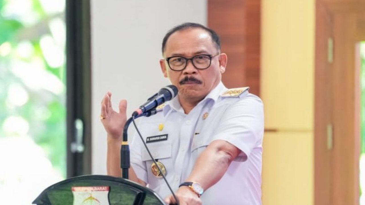 Pemerintah Provinsi Sulawesi Barat resmi tetapkan Pergub Gerakan Sulbar Mandarras untuk genjot literasi masyarakat, wujudkan SDM unggul dan berdaya saing. Simak detail programnya!