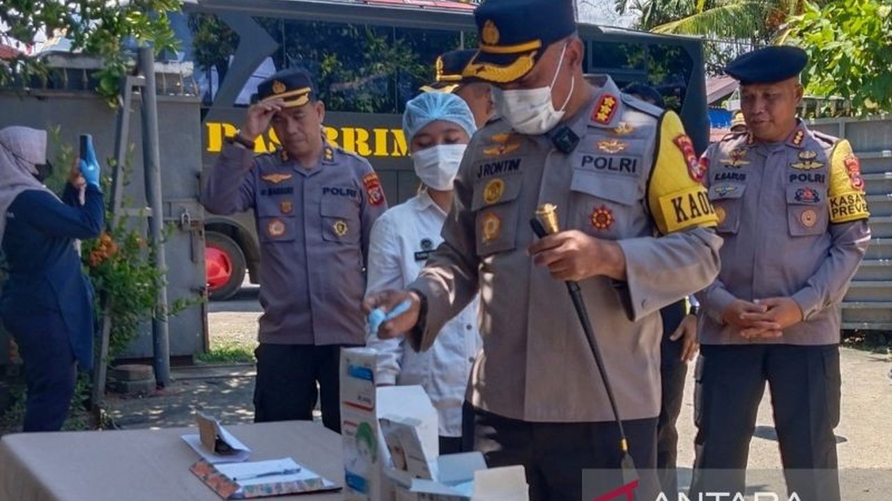 Kapolda Papua Tengah Irjen Pol Jermias Rontini meminta Satuan Pelayanan Pemenuhan Gizi (SPPG) di Nabire memperluas jangkauan Layanan Gizi Nabire kepada ibu hamil, ibu menyusui, dan anak balita, sekaligus meninjau operasional pasca-laporan dugaan keracunan