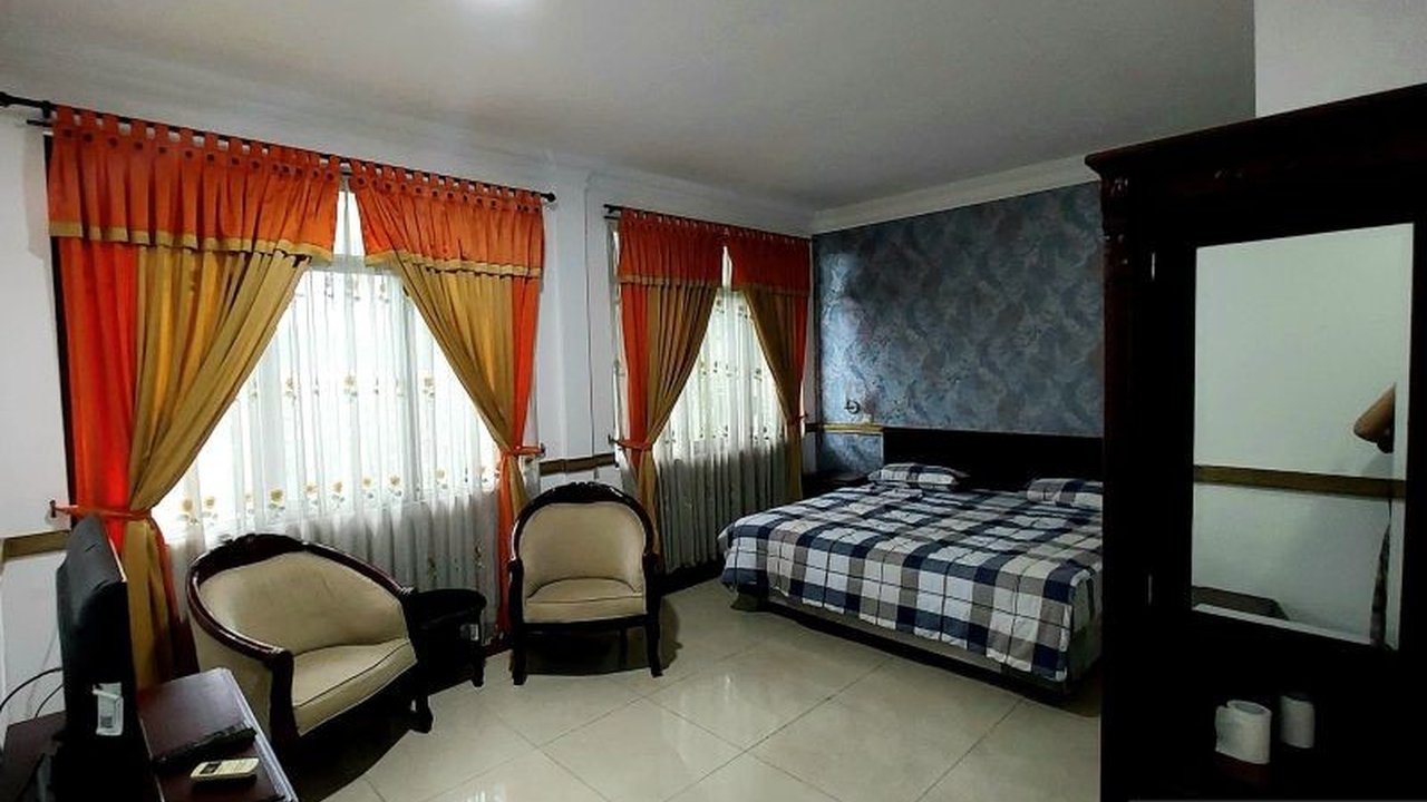 Menciptakan kamar tidur yang harum dan nyaman membutuhkan strategi cermat, terutama dalam mencegah bau tidak sedap. Temukan tips jitu untuk menjaga kesegaran ruangan istirahat Anda.