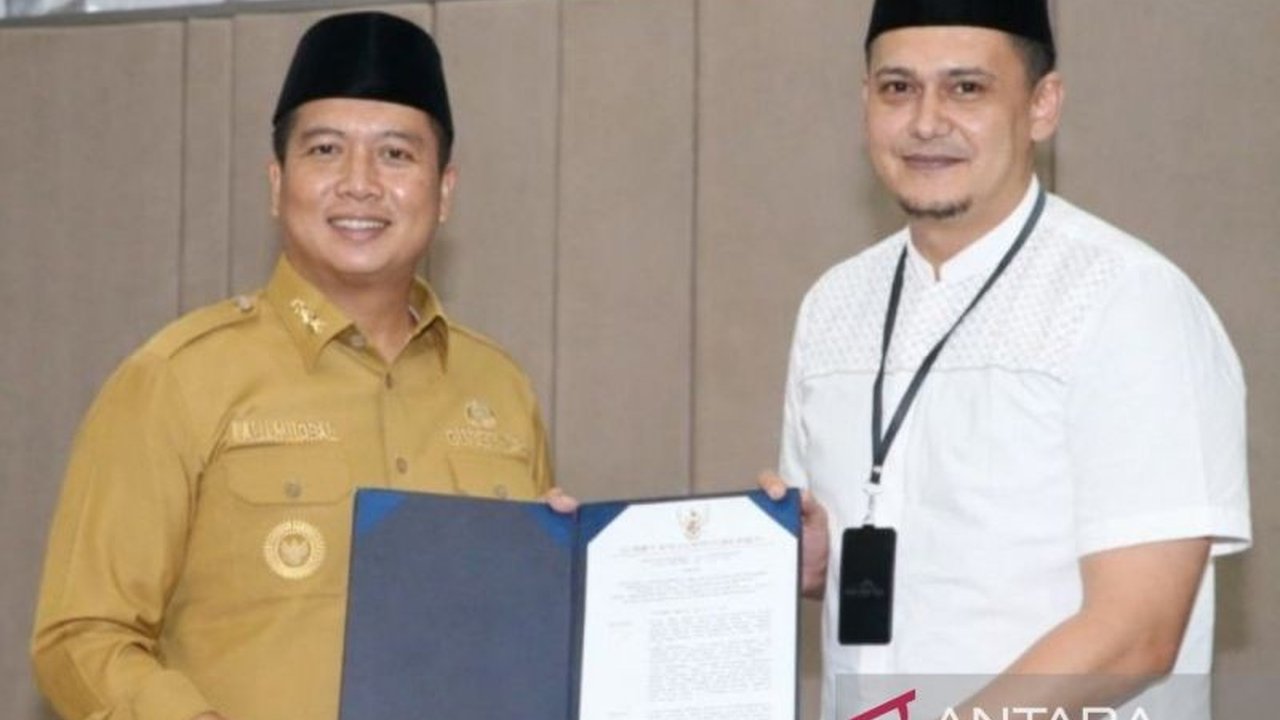 Pemerintah Provinsi NTB resmi menunjuk BPR NTB sebagai bank penyalur gaji PPPK dan pegawai pemerintah lainnya. Langkah ini diharapkan mempercepat proses, meningkatkan transparansi, dan memperkuat ekonomi lokal.