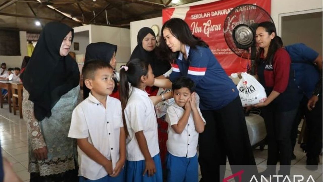 Jelang Hari Raya Idul Fitri, KemenPPPA bersama Artha Graha Peduli menyalurkan Bansos Lebaran untuk perempuan dan anak rentan, menegaskan komitmen perlindungan dan kesejahteraan.